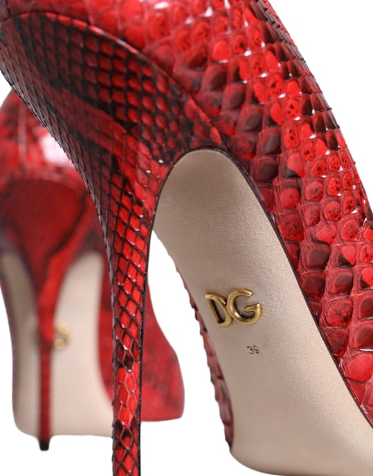 Pumps de tacón alto stiletto en piel roja de Dolce & Gabbana - Image 6