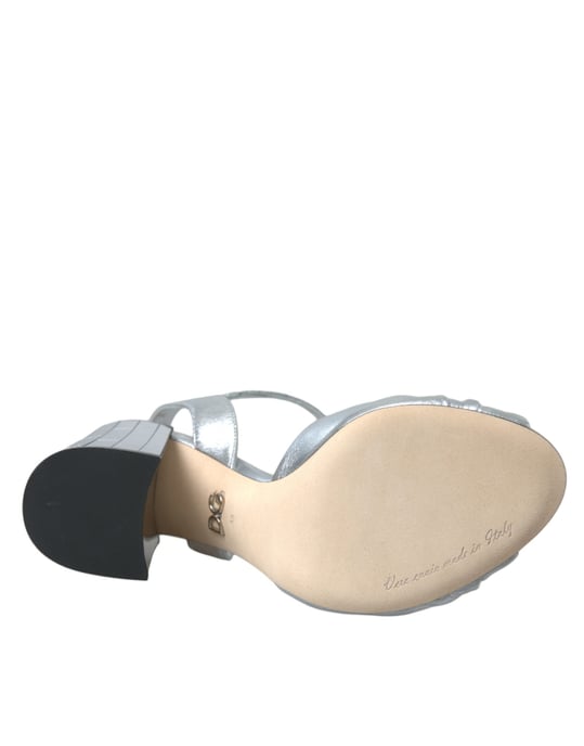 Sandalias de tacón de piel de cordero plateada de Dolce & Gabbana - Image 5