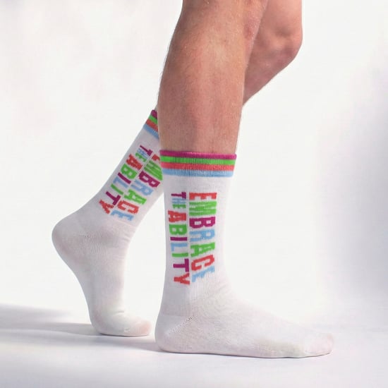 Calcetines de algodón para hombre Mencap | Regalo divertido con eslogan de rayas coloridas - Image 3