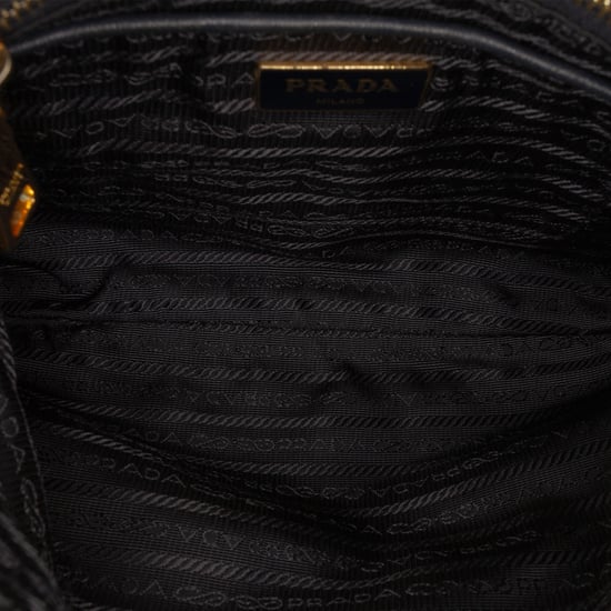 Bolso Cruzado de Tela con Cierre Superior y Detalles en Saffiano de Segunda Mano - Image 4