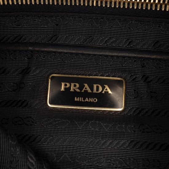 Bolso Cruzado de Tela con Cierre Superior y Detalles en Saffiano de Segunda Mano - Image 5