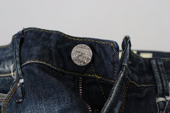 Jeans Ajustados con Detalle Desgastado - Image 4