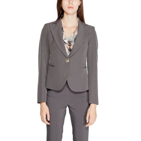 Traje de pantalón gris Modelo Estilo - Image 5