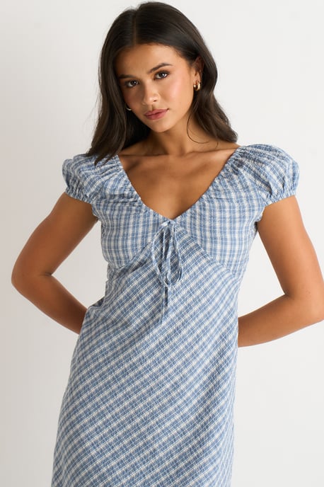 Vestido midi azul con cuello en V y estampado de cuadros vichy texturizados - Image 2