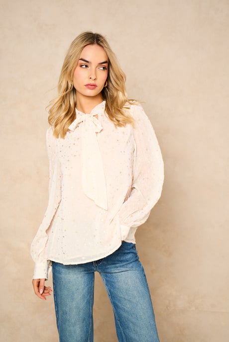 Blusa de manga larga con cuello lazo en color avena - Image 2