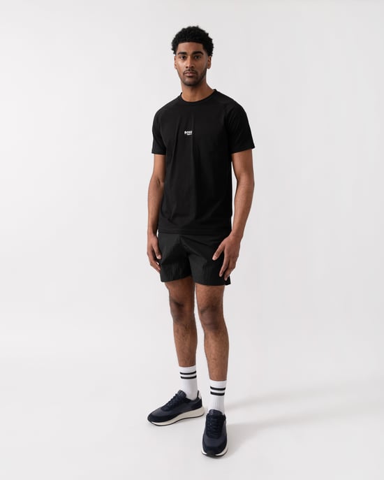 Camiseta ajustada en negro - Image 4