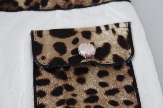 Pantalones Cortos con Detalle de Estampado de Leopardo - Image 4