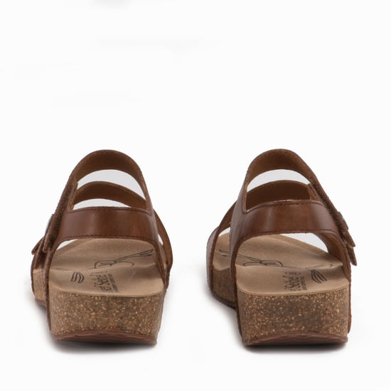 Josef Seibel Tonga 25 Camello - Sandalia de Damas de Piel Marrón Claro con Tira entre los Dedos de Josef Seibel - Image 5