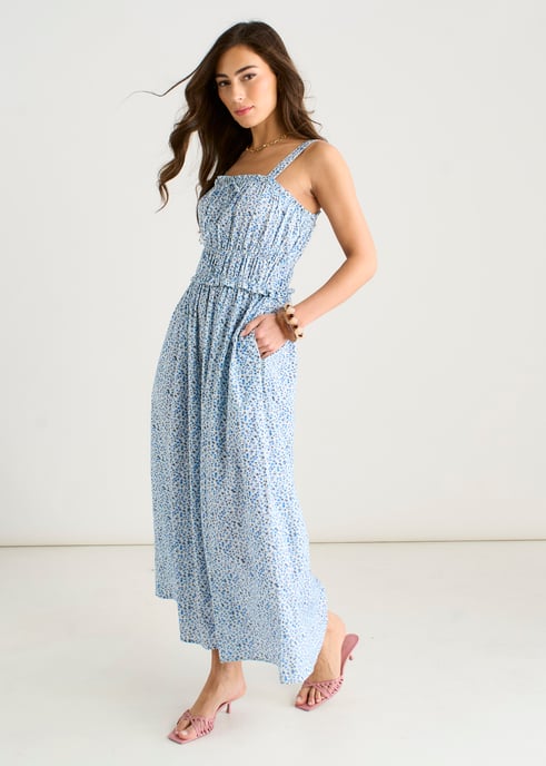 Vestido midi azul con estampado floral discreto y corpiño fruncido - Image 3
