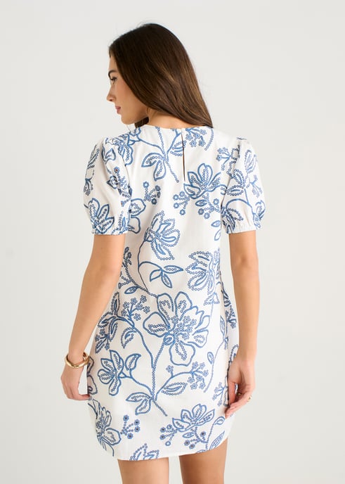 Minivestido con estampado floral en blanco y azul - Image 4