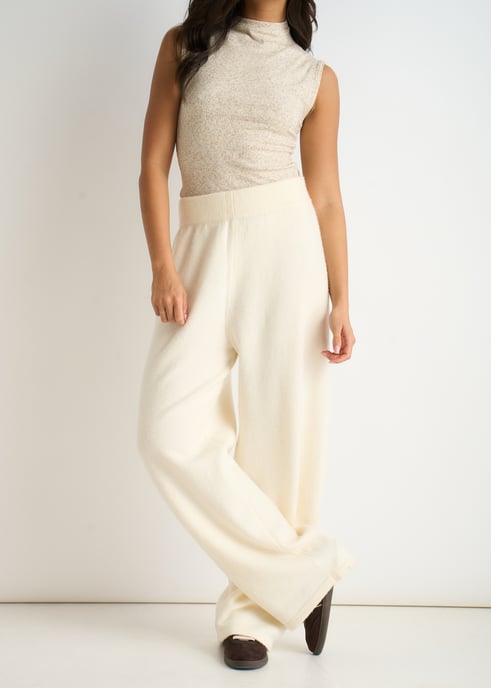 Pantalones anchos de punto en color blanco roto, sin cremallera - Image 2
