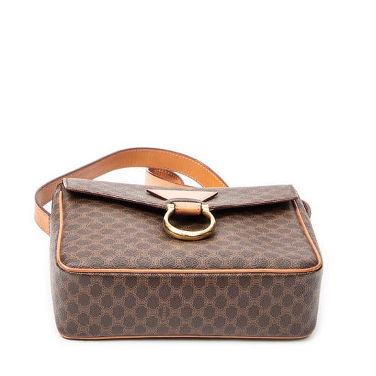 Celine Flap Crossbody en Brown Lienzo recubierto - Image 6