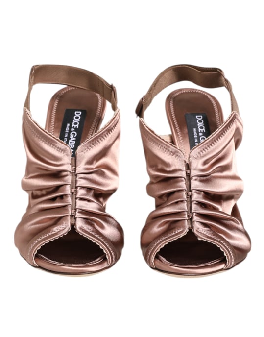 Sandalias de tacón con tira trasera arrugadas de satén bronce de Dolce & Gabbana - Image 3