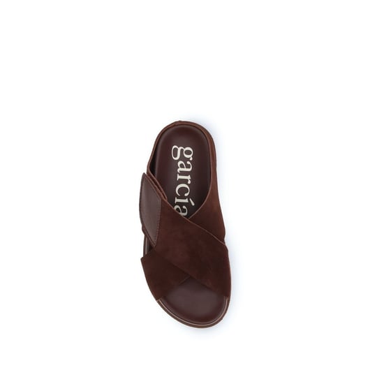 Sandalias de terciopelo marrón Pedro García - Image 4