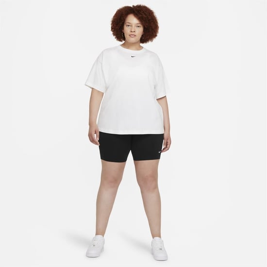 Camiseta de mujer Nike Essential de corte regular con cuello redondo en blanco/negro - Image 4