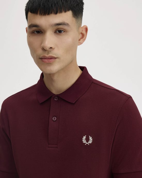 Men's Fred Perry M6000 Plain Polo Shirt in Red - Image 5