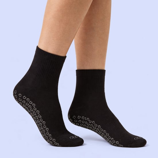 2 Pares de Calcetines de Yoga con Agarre para Damas | Calcetines de Gimnasio y Pilates de Algodón con Amortiguación de Largo Medio - Image 4