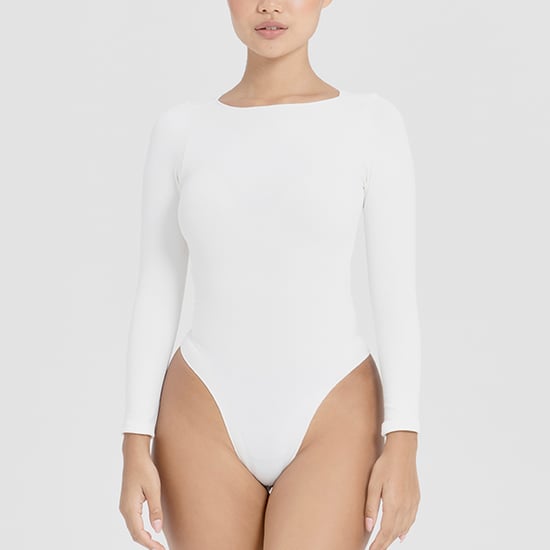 Body de manga larga esencial para mujeres con ajuste esculpido de tela reciclada elástica - Image 3