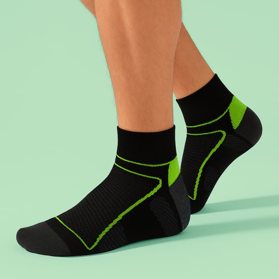 1 Paquete de Calcetines de Ciclismo de Bajo Corte Neón de Alta Visibilidad - Image 3