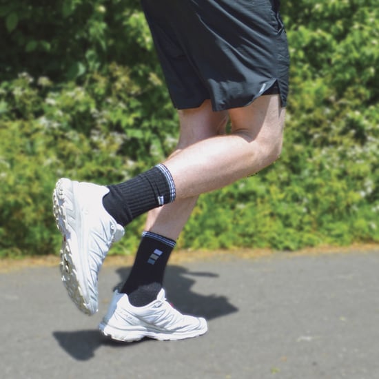 12 Pares de Calcetines Deportivos de Algodón para Hombre con Rayas Retro en Blanco y Negro - Image 5