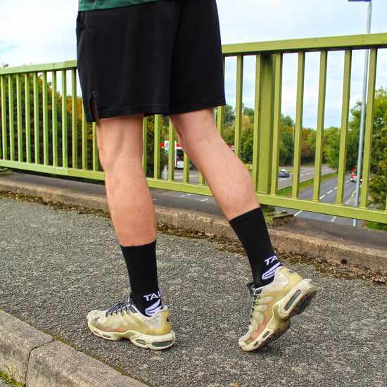 Paquete de 6 calcetines de bambú para hombre con agarre | Calcetines suaves antideslizantes con talón y puntera reforzados - Image 4