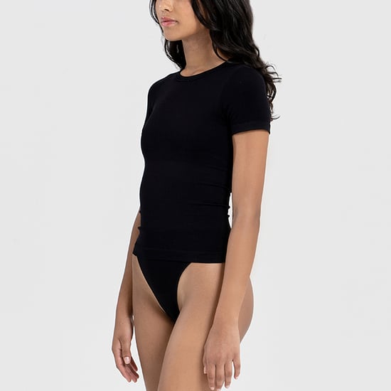 Camiseta Básica Escultora de Essentials para Damas en Stretch Reciclado Ajuste Diario - Image 3