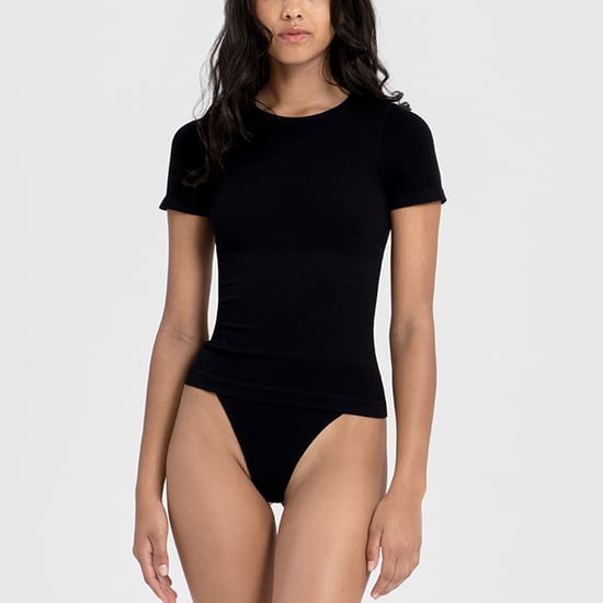 Camiseta Básica Escultora de Essentials para Damas en Stretch Reciclado Ajuste Diario - Image 4