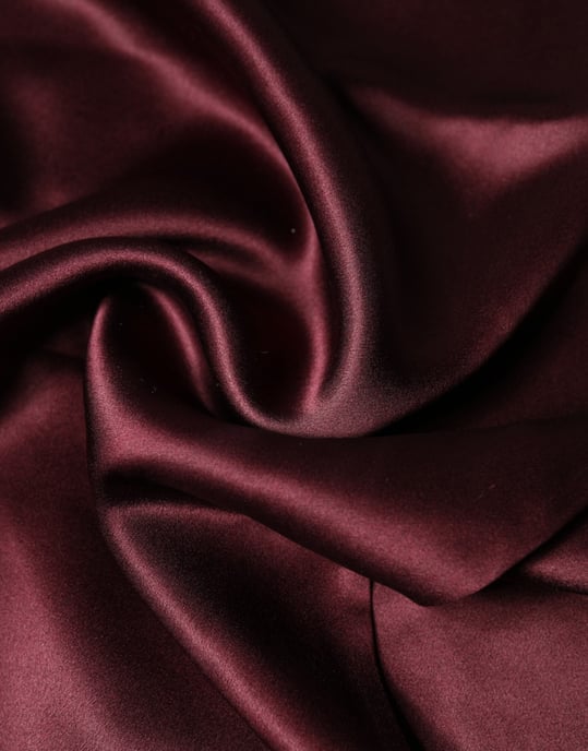 Dolce & Gabbana Foulard de Seda Satén Burdeos con Flecos - Image 3