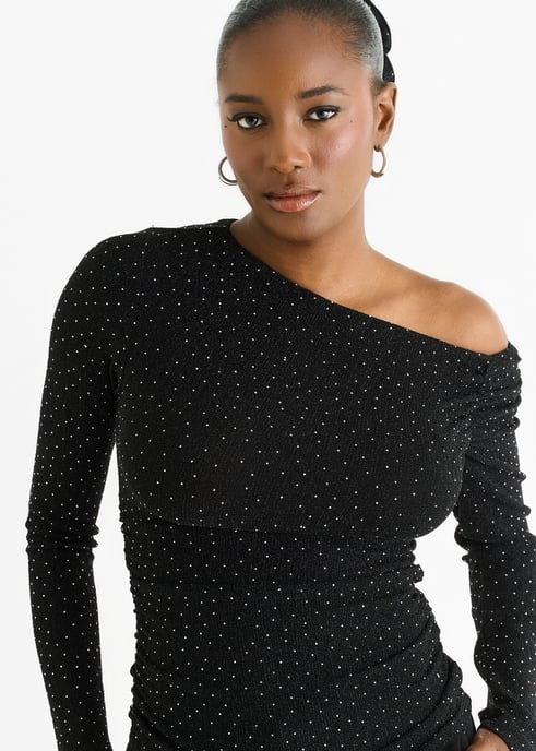 Top negro con cuello en V y detalles de diamantes - Image 1