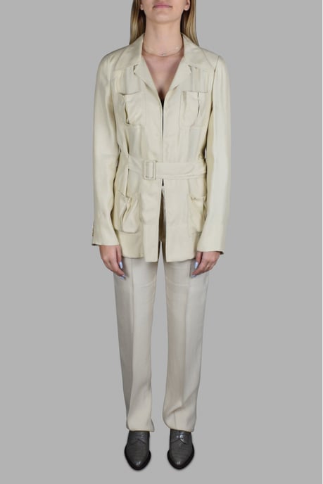 Prada Traje Beige - Image 3