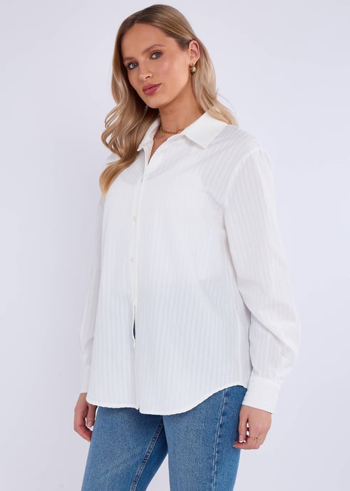 Camisa de verano oversize con textura en color blanco - Image 3