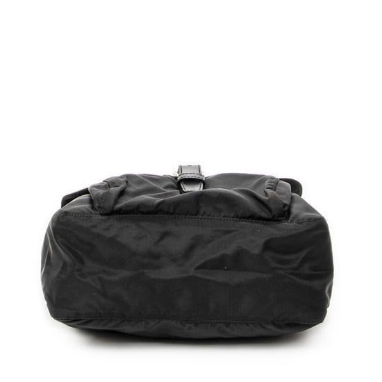 Prada Small Buckle Flap Crossbody en negro Lienzo - Image 6