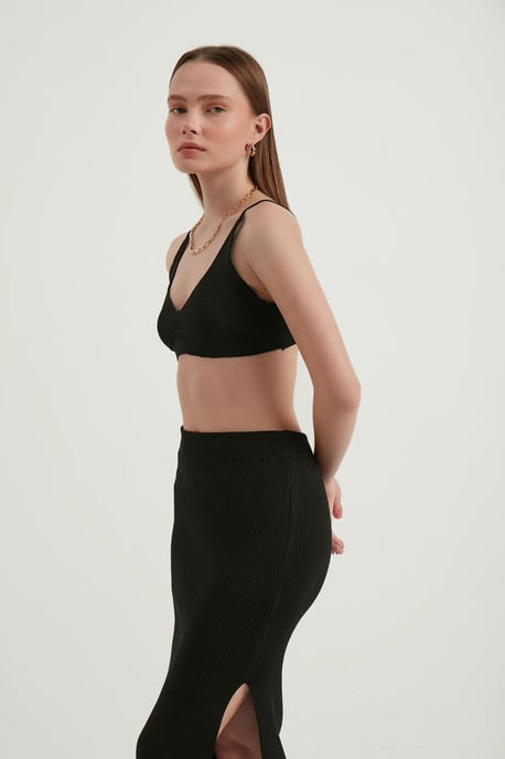 2 Piezas: Top Corto Bodycon con Cuello en V y Falda Maxi de Cintura Alta con Abertura Lateral - Image 3