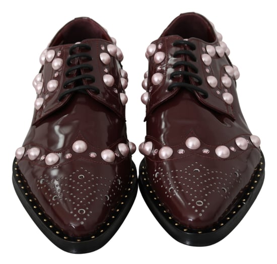 Zapatos Formales de Piel Burdeos con Perlas de Cristal de Dolce & Gabbana - Image 3