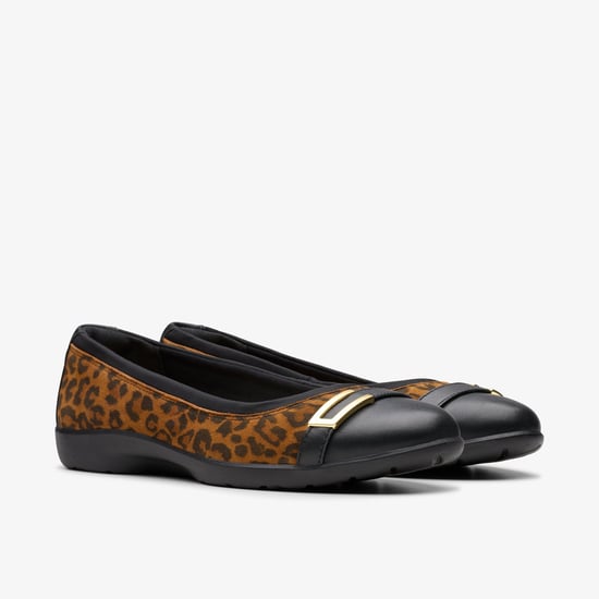 Zapatos de Leopardo con Estampado de Rosa del Prado - Image 4