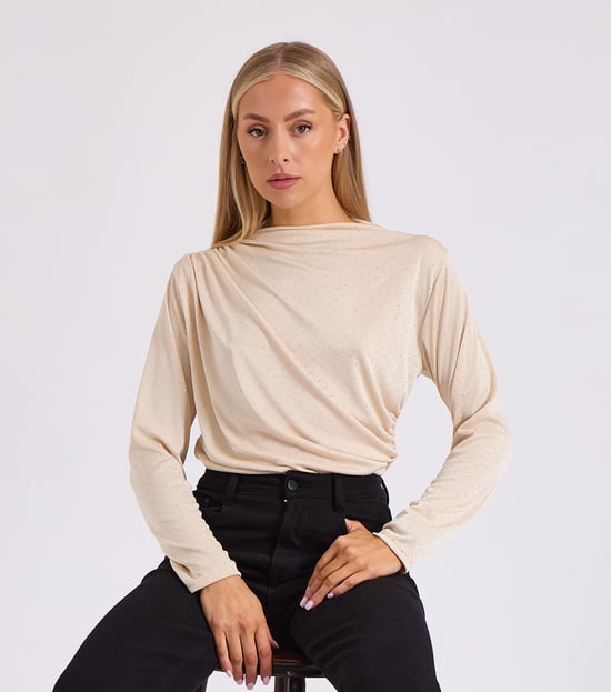 Body con cuello vuelto y tirantes, color beige con pedrería - Image 2