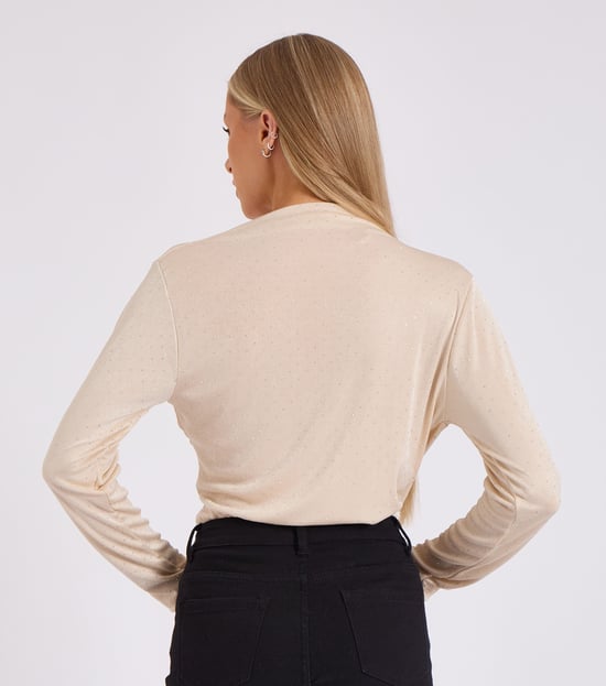 Body con cuello vuelto y tirantes, color beige con pedrería - Image 4