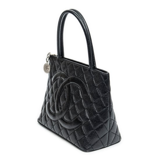 Chanel Medallion Tote  en Black Cuero de ternero - Image 2