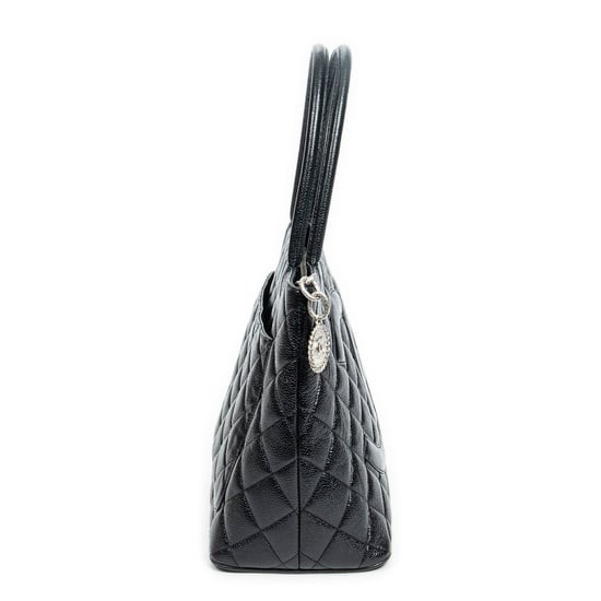 Chanel Medallion Tote  en Black Cuero de ternero - Image 4