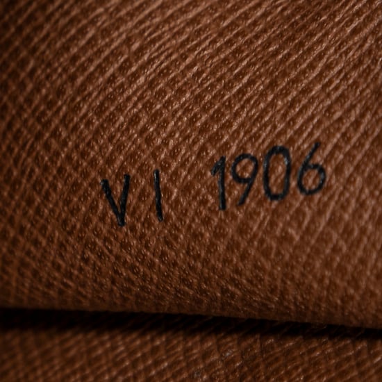 Louis Vuitton Porte Document  en  oro Cuero de ternero - Image 4