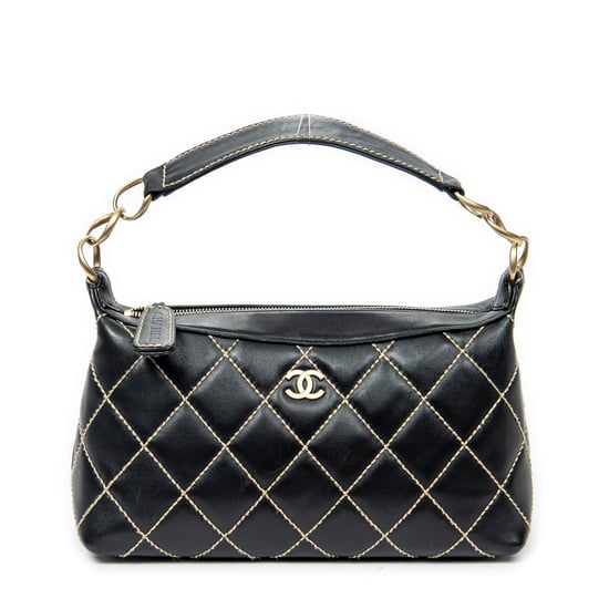 Chanel Surpique CC Hobo en Black Cuero de ternero - Image 1
