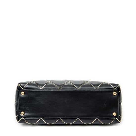 Chanel Surpique CC Hobo en Black Cuero de ternero - Image 6