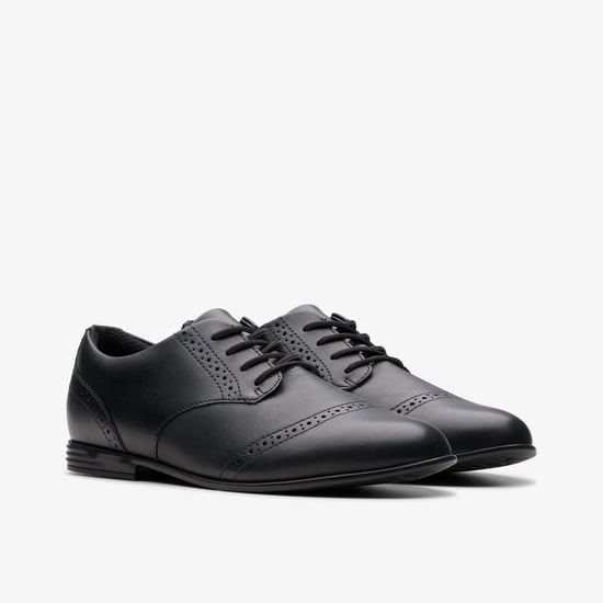 FinjaBrogue Y. Black Leather Zapatos - Image 4