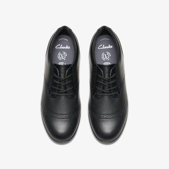 FinjaBrogue Y. Black Leather Zapatos - Image 6