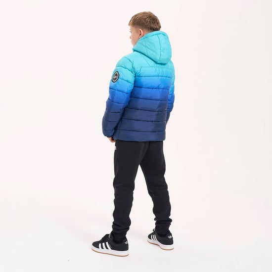 Chaqueta acolchada para niños con capucha en azul océano degradado - Image 4