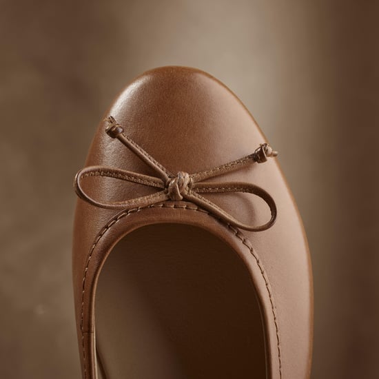 Fawna Lily Tan Leather Zapatos - Image 4
