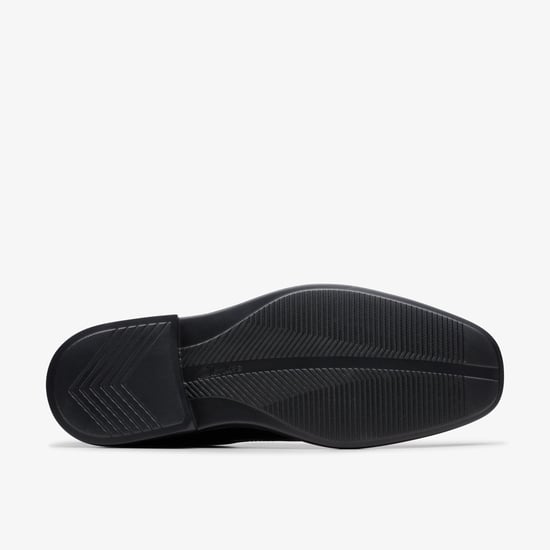 Zapatos Negros de Piel Libre Cosgrove - Image 3