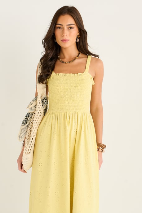 Vestido de verano amarillo con corpiño fruncido y bordados - Image 2