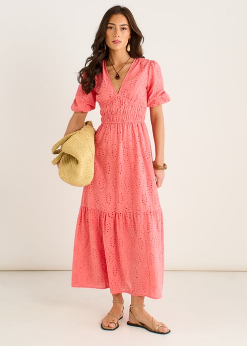 Vestido de encaje con escote en V y bordados en color coral - Image 1
