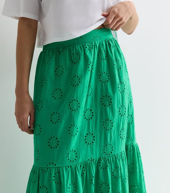 Falda larga verde con volantes y encaje bordado (NEW LOOK) - Image 2
